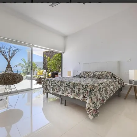 Atico Higueron Hill Collection